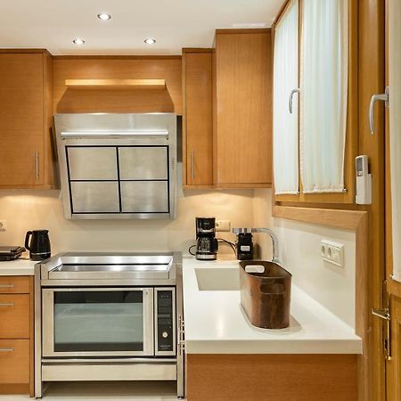 Vouliagmeni'S Elegance By Acropolis Suites Афіни Екстер'єр фото