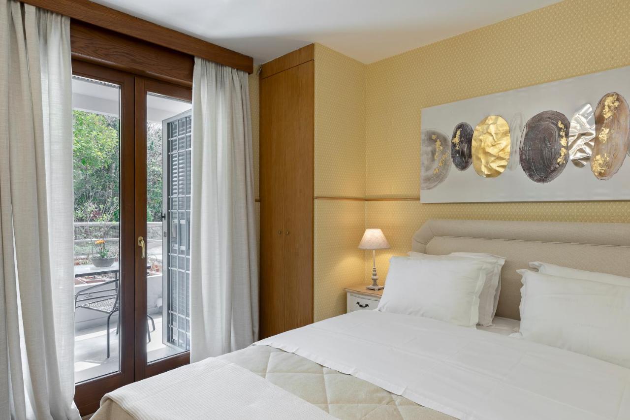 Vouliagmeni'S Elegance By Acropolis Suites Афіни Екстер'єр фото